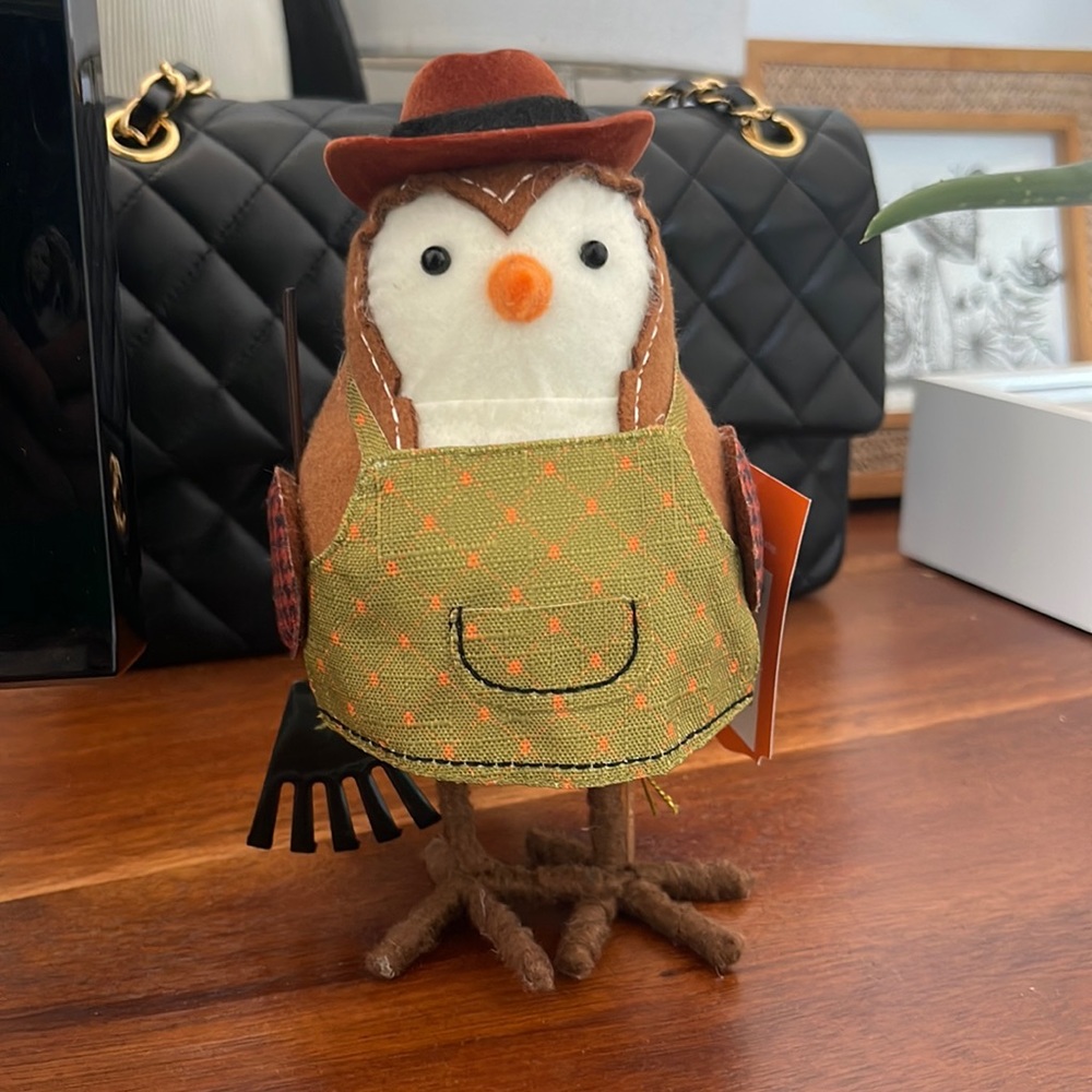 HYDE AND EEK Fall 2021 Bird Grady Featherly Friends